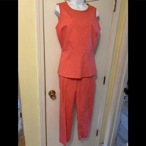 St John Emma cropped pants with matching peplum top in coral 10 - Picture 1 of 9